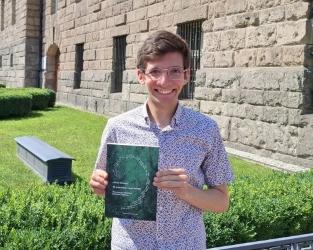 Mateusz Kłosowski, „W prześwicie i pod światło. Dramaturgia wyobraźni Bolesława Leśmiana”